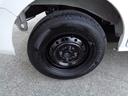 タイヤの残り溝は８部山程度です。安心してお乗り頂けます。