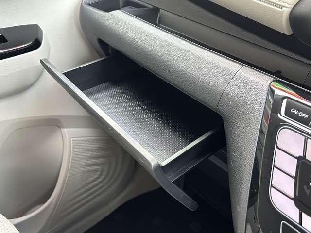ｅＫワゴン Ｍ　元社用車／バックカメラ付き　踏み間違い防止アシスト　イモビライザー　パワーウィンドウ　Ｐセンサー　マニュアルエアコン　バックカメラ　キーレスエントリー　前席シートヒーター　ＡＳＣ　エアバック　パワステ（18枚目）