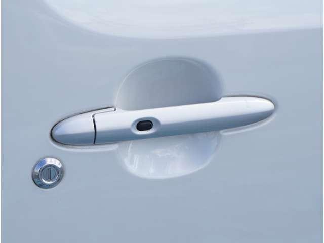 ミラココア ココアプラスＸ　ナビ／バックカメラ／地デジＴＶ／Ｂｌｕｅｔｏｏｔｈ／ア　ＴＶナビ　Ｆセグ　アイスト　ＡＵＸ接続　スマートキーシステム　助手席エアバック　イモビライザー　サイドエアバッグ　フロントベンチシート　全席ＰＷ（17枚目）