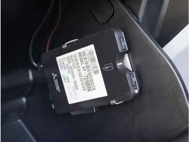 スイフト ハイブリッドＭＺ　純正ナビ　全方位モニター　地デジＴＶ　ＥＴＣ　エアバック　アルミホイル　バックアイカメラ　クリアランスソナー　フルセグＴＶ　ＬＥＤライト　ナビＴＶ　スマートキー　メモリーナビ　Ｓヒーター　キーレス（10枚目）