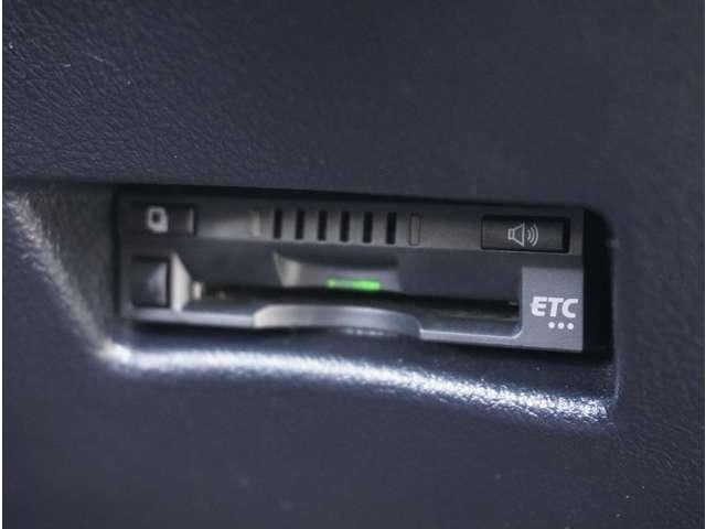 シエンタ Ｇ　クエロ　Ｔ－Ｃｏｎｎｅｃｔナビ　ドラレコ　地デジＴＶ　軽減ブレーキ　両側自動ドア　Ｉストップ　後カメラ　デュアルエアバック　パワーウィンドウ　フルオートエアコン　ＬＥＤヘッド　ナビ＆ＴＶ　スマキー　ＶＳＣ（11枚目）