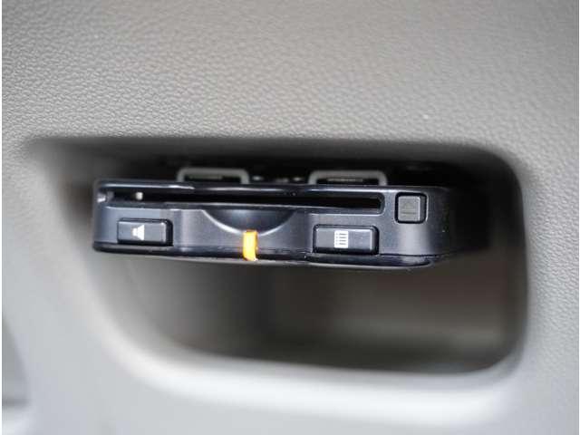 【ＥＴＣ付き】こちらも中古車選びの必須ポイントですね☆高速道路料金所もスイスイ☆スマートインターチェンジ利用可能で移動距離短縮・効率アップできますよ！