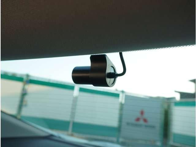 インサイト ＥＸ　純正ナビ　前後ドラレコ　シートヒーター　ソナー　衝突軽減　Ｒカメラ　ＬＥＤライト　アルミ　ＡＢＳ　前席シートヒーター　オ－トエアコン　ナビＴＶ　パワーウィンドウ　スマキー　クルコン　ＰＷシート　ＶＳＡ（11枚目）