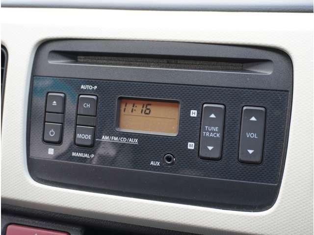 アルト Ｆ　５速ＭＴ　純正ＣＤプレーヤー　横滑り防止装置　ダブルエアバック　キーレスエントリーシステム　横滑防止　パワステ　運転席エアバッグ　ＡＣ　ＡＢＳ　パワーウインドー（8枚目）