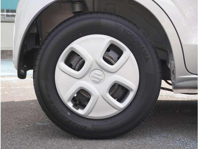 アルト Ｆ　５速ＭＴ　純正ＣＤプレーヤー　横滑り防止装置　ダブルエアバック　キーレスエントリーシステム　横滑防止　パワステ　運転席エアバッグ　ＡＣ　ＡＢＳ　パワーウインドー（16枚目）