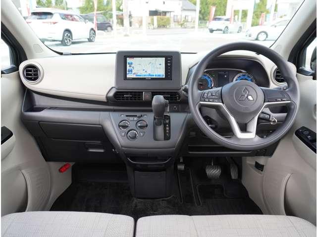 ｅＫワゴン Ｍ　ナビ　前後ドライブレコーダー　ＡＵＸ接続　踏み間違い防止アシスト　イモビライザー　ナビＴＶ　パワーウィンドウ　フルセグ　Ｐセンサー　マニュアルエアコン　キーレスエントリー　前席シートヒーター　ＡＳＣ（7枚目）