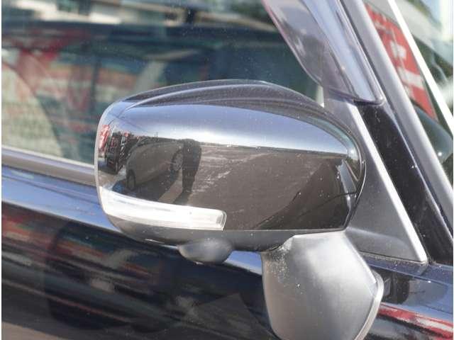 �E�C���J�[�t���̃T�C�h�~���[�őΌ��Ԃւ̎��F�����ǂ����̖h�~�ɂ��𗧂��܂��I