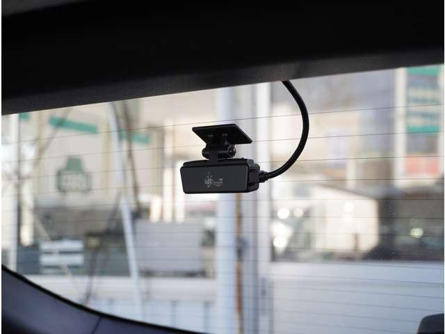 エクリプスクロスＰＨＥＶ Ｇ　ナビ　地デジＴＶ　バックカメラ　ＥＴＣ　ＬＥＤヘッドランプ　衝突被害軽減システム　ＤＶＤ再生　オートクルーズコントロール　ＥＴＣ車載器　フルセグＴＶ　クリアランスソナー　バツクカメラ　４ＷＤ　ＡＢＳ（12枚目）