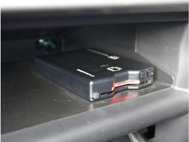 エクリプスクロスＰＨＥＶ Ｇ　ナビ　地デジＴＶ　バックカメラ　ＥＴＣ　ＬＥＤヘッドランプ　衝突被害軽減システム　ＤＶＤ再生　オートクルーズコントロール　ＥＴＣ車載器　フルセグＴＶ　クリアランスソナー　バツクカメラ　４ＷＤ　ＡＢＳ（13枚目）