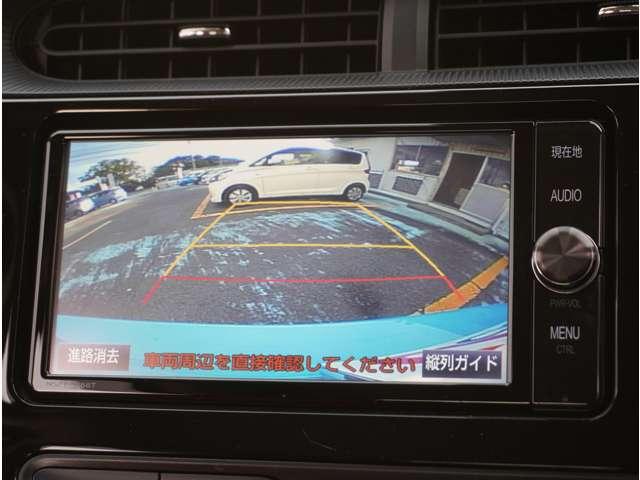 アクア Ｓ　Ｔ－Ｃｏｎｎｅｃｔナビ　地デジＴＶ　バックカメラ　セキュリティー　キーレススタート　両席エアバッグ　バックモニタ　ＡＴエアコン　ＶＳＣ　地デジテレビ　ＬＥＤヘットライト　運転席エアバッグ　ＥＴＣ付（9枚目）