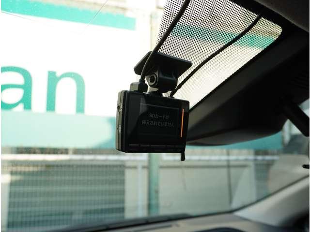 アクア Ｓ　Ｔ－Ｃｏｎｎｅｃｔナビ　地デジＴＶ　バックカメラ　セキュリティー　キーレススタート　両席エアバッグ　バックモニタ　ＡＴエアコン　ＶＳＣ　地デジテレビ　ＬＥＤヘットライト　運転席エアバッグ　ＥＴＣ付（10枚目）