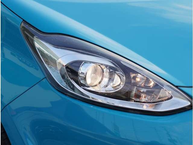 アクア Ｓ　Ｔ－Ｃｏｎｎｅｃｔナビ　地デジＴＶ　バックカメラ　セキュリティー　キーレススタート　両席エアバッグ　バックモニタ　ＡＴエアコン　ＶＳＣ　地デジテレビ　ＬＥＤヘットライト　運転席エアバッグ　ＥＴＣ付（16枚目）