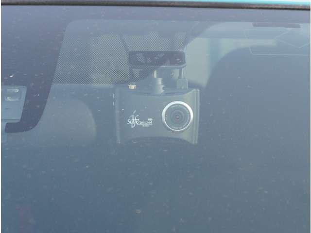 アクア Ｓ　Ｔ－Ｃｏｎｎｅｃｔナビ　地デジＴＶ　バックカメラ　セキュリティー　キーレススタート　両席エアバッグ　バックモニタ　ＡＴエアコン　ＶＳＣ　地デジテレビ　ＬＥＤヘットライト　運転席エアバッグ　ＥＴＣ付（19枚目）