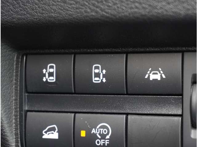 �y�d���X���C�h�h�A�z�{�^�������������ŃX���C�h�h�A�̊J���\�B�������L�[����̑�����\�B���q�l������Ă��鎞�E���肢���ς��̉ו��������Ă鎞�Ȃǔ��ɖ𗧂��܂��B