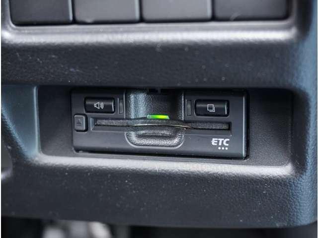 ワゴンＲ ハイブリッドＦＺ　ナビ　全周囲カメラ　ＥＴＣ　シートヒーター　盗難防止　衝突被害軽減装置　ＴＶ＆ナビ　パーキングセンサー　ＥＴＣ車載器　ＡＷ　キーレス　ＡＢＳ　横滑り防止装置　地デジ　ＬＥＤヘッド　スマートキー（10枚目）