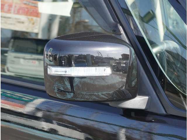 �E�C���J�[�t���̃T�C�h�~���[�őΌ��Ԃւ̎��F�����ǂ����̖h�~�ɂ��𗧂��܂��I