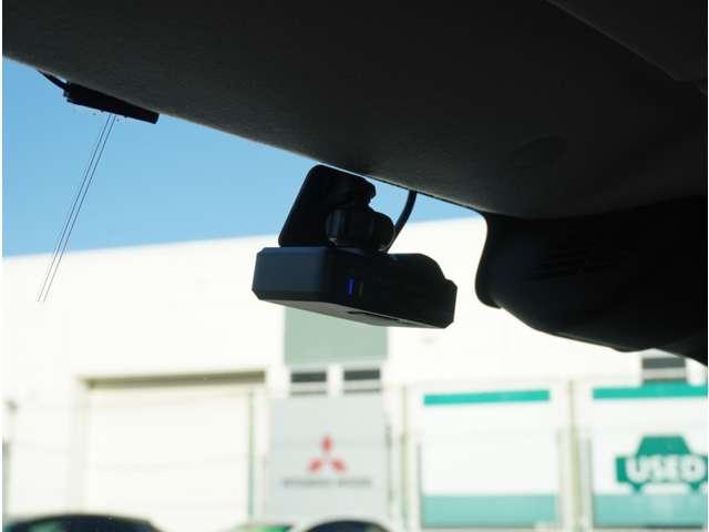 �y�O���h���C�u���R�[�_�[�z���S�E���S�ȃJ�[���C�t�ɕK�{�̃h���C�u���R�[�_�[�𑕔��B������^�]�⎖�̂ɑ��������ۂ̏󋵂��f���ŋL�^���A����̃��X�N�ɔ����܂��B