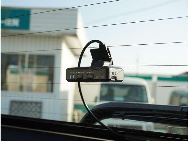 �y����h���C�u���R�[�_�[�z���S�E���S�ȃJ�[���C�t�ɕK�{�̃h���C�u���R�[�_�[�𑕔��B������^�]�⎖�̂ɑ��������ۂ̏󋵂��f���ŋL�^���A����̃��X�N�ɔ����܂��B