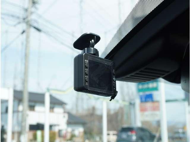 �y�h���C�u���R�[�_�[�z���S�E���S�ȃJ�[���C�t�ɕK�{�̃h���C�u���R�[�_�[�𑕔��B������^�]�⎖�̂ɑ��������ۂ̏󋵂��f���ŋL�^���A����̃��X�N�ɔ����܂��B