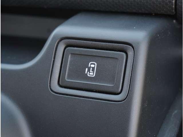 �y�d���X���C�h�h�A�z�{�^�������������ŃX���C�h�h�A�̊J���\�B�������L�[����̑�����\�B���q�l������Ă��鎞�E���肢���ς��̉ו��������Ă鎞�Ȃǔ��ɖ𗧂��܂��B