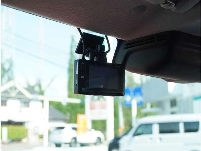 ハイブリッドＸ　フルセ　ＥＴＣ付き　Ｐソナー　スマートキ－　ナビ＆ＴＶ　アルミホイル　ＤＶＤ再生可　イモビライザー　運転席シートヒーター　パワステ　ＥＳＰ　エアバッグ　ダブルエアバッグ　キーレス　ＬＥＤライト　ＰＷ（画像9）