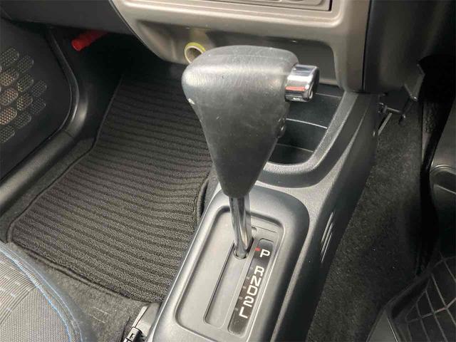 テリオスキッド カスタムＸ　スマートキー　ＡＴ　盗難防止システム　ＡＢＳ　ＣＤ　ＭＤ　アルミホイール　衝突安全ボディ　エアコン　パワーステアリング　パワーウィンドウ（5枚目）