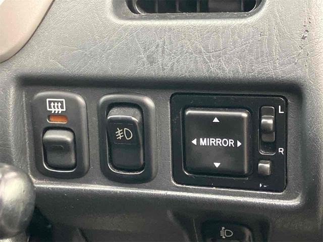 テリオスキッド カスタムＸ　スマートキー　ＡＴ　盗難防止システム　ＡＢＳ　ＣＤ　ＭＤ　アルミホイール　衝突安全ボディ　エアコン　パワーステアリング　パワーウィンドウ（8枚目）