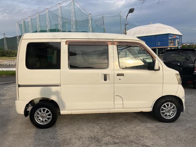 ハイゼットカーゴ クルーズ　４ＷＤ　ＭＴ　ＥＴＣ　両側スライドドア　電動格納ミラー　アルミホイール　エアコン　パワーステアリング　パワーウィンドウ　運転席エアバッグ　助手席エアバッグ（4枚目）