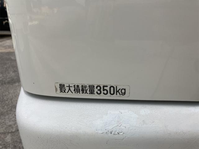 ハイゼットカーゴ クルーズ　４ＷＤ　ＭＴ　ＥＴＣ　両側スライドドア　電動格納ミラー　アルミホイール　エアコン　パワーステアリング　パワーウィンドウ　運転席エアバッグ　助手席エアバッグ（10枚目）