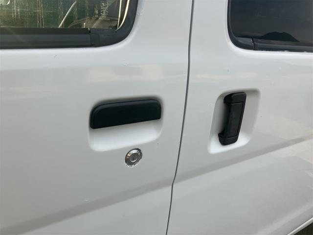 ハイゼットカーゴ クルーズ　４ＷＤ　ＭＴ　ＥＴＣ　両側スライドドア　電動格納ミラー　アルミホイール　エアコン　パワーステアリング　パワーウィンドウ　運転席エアバッグ　助手席エアバッグ（14枚目）