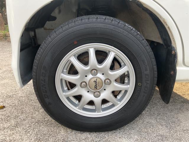 ハイゼットカーゴ クルーズ　４ＷＤ　ＭＴ　ＥＴＣ　両側スライドドア　電動格納ミラー　アルミホイール　エアコン　パワーステアリング　パワーウィンドウ　運転席エアバッグ　助手席エアバッグ（17枚目）