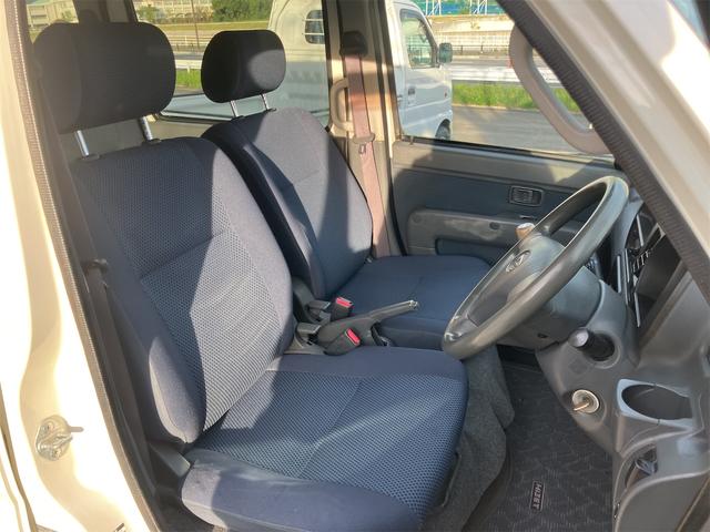 ハイゼットカーゴ クルーズ　４ＷＤ　ＭＴ　ＥＴＣ　両側スライドドア　電動格納ミラー　アルミホイール　エアコン　パワーステアリング　パワーウィンドウ　運転席エアバッグ　助手席エアバッグ（23枚目）
