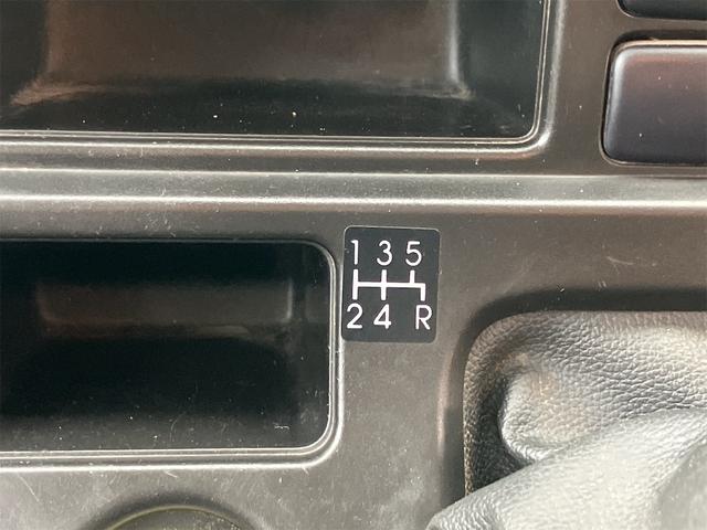 ハイゼットカーゴ クルーズ　４ＷＤ　ＭＴ　ＥＴＣ　両側スライドドア　電動格納ミラー　アルミホイール　エアコン　パワーステアリング　パワーウィンドウ　運転席エアバッグ　助手席エアバッグ（31枚目）