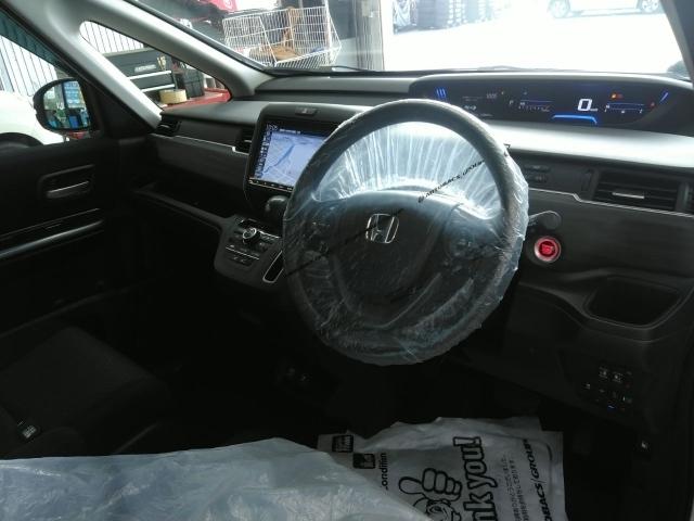 フリード Ｇブラックスタイル　キーレス　フルセグ　ナビ＆ＴＶ　１５アルミホイール　エアバッグ　オートマ　フル装備　ＥＴＣ　バックカメラ　スマートキー（2枚目）