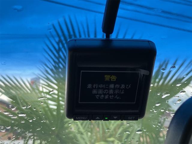 フリード Ｇ　エアロ　ジャストセレクション　純正ナビ地デジＴＶ　バックカメラ　ＥＴＣ　ドライブレコーダー　片側電動スライドドア　スマートキー　電動格納ドアミラー　オートライト　ＨＩＤヘッドライト　純正１５インチアルミホイール（9枚目）