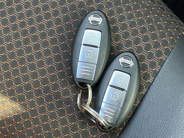 ノート メダリスト X 衝突軽減ブレーキ レーンアシスト 横滑り防止装置 アイドリングストップ アラウンドビューモニター 純正ナビ地デジTV Bluetooth インテリジェントキー プッシュスターター HIDヘッドライト(13枚目)