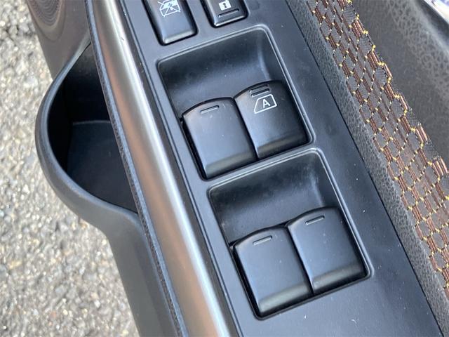 ノート メダリスト　Ｘ　衝突軽減ブレーキ　レーンアシスト　横滑り防止装置　アイドリングストップ　アラウンドビューモニター　純正ナビ地デジＴＶ　Ｂｌｕｅｔｏｏｔｈ　インテリジェントキー　プッシュスターター　ＨＩＤヘッドライト（16枚目）