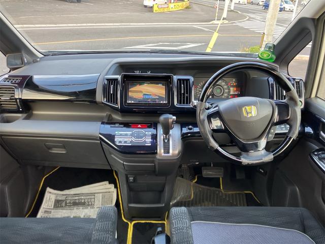 ステップワゴン G Eセレクション 両側電動スライドドア 後席モニター ナビ地デジTV バックカメラ Bluetooth キーレスエントリー ETC 16インチAW アイドリングストップ 横滑り防止装置 車検令和9年8月(2枚目)