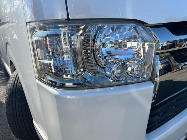 ハイエースバン スーパーＧＬ　ダークプライム　ディーゼル　社外ナビ　Ｂカメラ　ドラレコ　両側パワースライド　シートカバー　社外ＡＷ　ベットキット　社外テールライト　ＬＥＤライト（10枚目）
