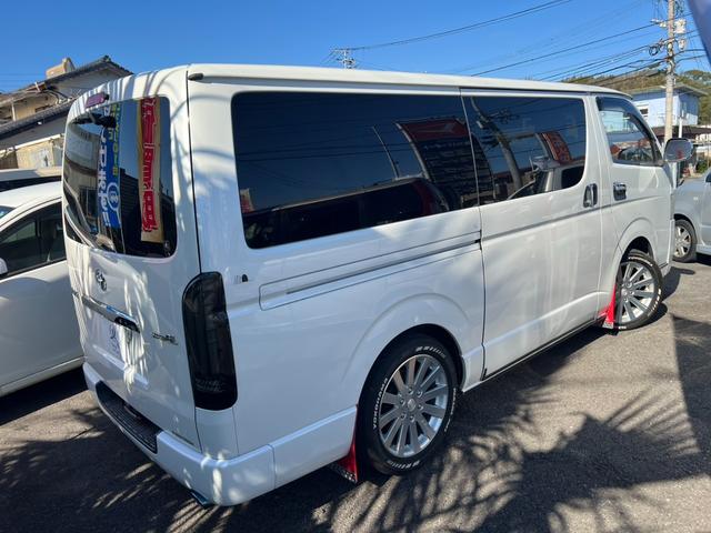 ハイエースバン スーパーＧＬ　ダークプライム　ディーゼル　社外ナビ　Ｂカメラ　ドラレコ　両側パワースライド　シートカバー　社外ＡＷ　ベットキット　社外テールライト　ＬＥＤライト（12枚目）