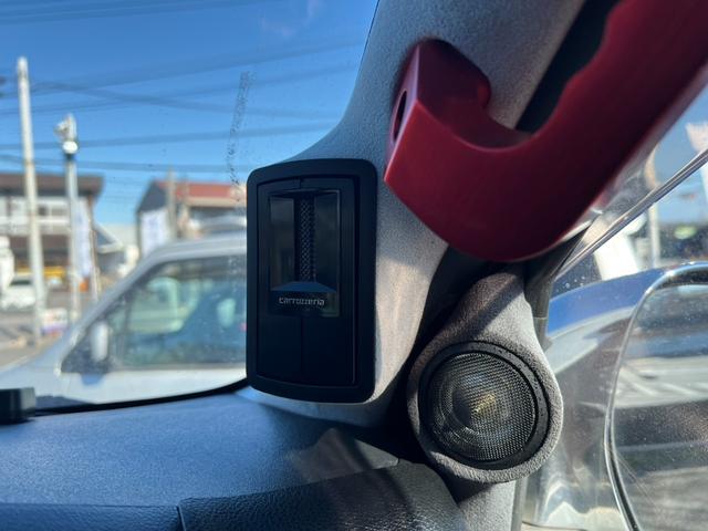 ハイエースバン スーパーＧＬ　ダークプライム　ディーゼル　社外ナビ　Ｂカメラ　ドラレコ　両側パワースライド　シートカバー　社外ＡＷ　ベットキット　社外テールライト　ＬＥＤライト（19枚目）