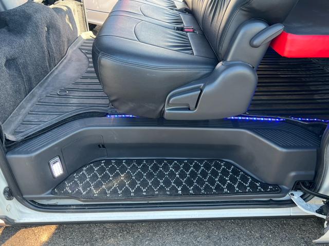 ハイエースバン スーパーＧＬ　ダークプライム　ディーゼル　社外ナビ　Ｂカメラ　ドラレコ　両側パワースライド　シートカバー　社外ＡＷ　ベットキット　社外テールライト　ＬＥＤライト（33枚目）