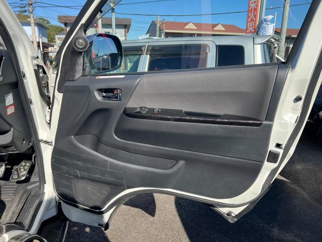 ハイエースバン スーパーＧＬ　ダークプライム　ディーゼル　社外ナビ　Ｂカメラ　ドラレコ　両側パワースライド　シートカバー　社外ＡＷ　ベットキット　社外テールライト　ＬＥＤライト（35枚目）
