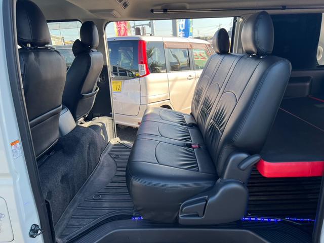 ハイエースバン スーパーＧＬ　ダークプライム　ディーゼル　社外ナビ　Ｂカメラ　ドラレコ　両側パワースライド　シートカバー　社外ＡＷ　ベットキット　社外テールライト　ＬＥＤライト（36枚目）