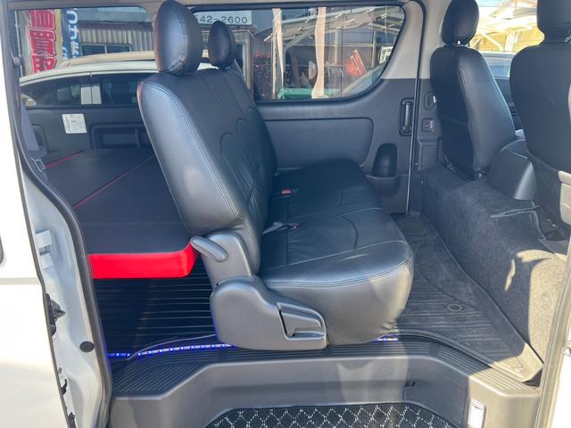 ハイエースバン スーパーＧＬ　ダークプライム　ディーゼル　社外ナビ　Ｂカメラ　ドラレコ　両側パワースライド　シートカバー　社外ＡＷ　ベットキット　社外テールライト　ＬＥＤライト（40枚目）