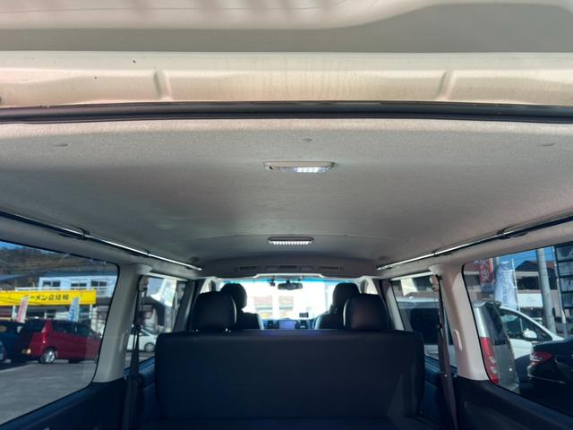 ハイエースバン スーパーＧＬ　ダークプライム　ディーゼル　社外ナビ　Ｂカメラ　ドラレコ　両側パワースライド　シートカバー　社外ＡＷ　ベットキット　社外テールライト　ＬＥＤライト（42枚目）