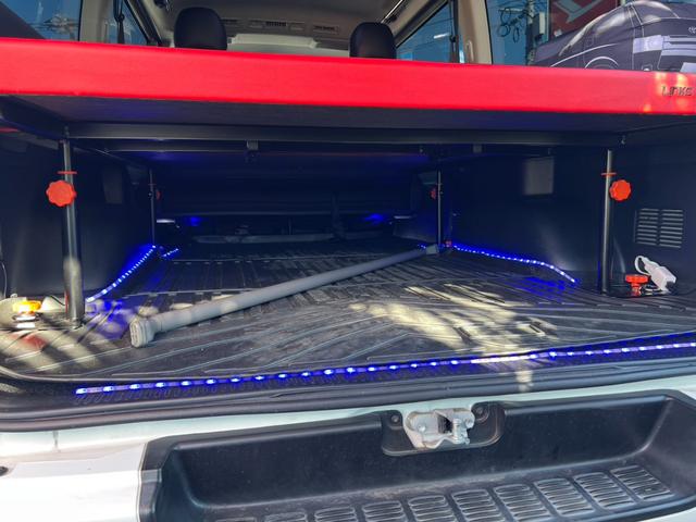 ハイエースバン スーパーＧＬ　ダークプライム　ディーゼル　社外ナビ　Ｂカメラ　ドラレコ　両側パワースライド　シートカバー　社外ＡＷ　ベットキット　社外テールライト　ＬＥＤライト（45枚目）