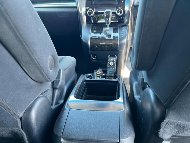 ヴェルファイア ２．５Ｚ　アルパインワイドナビ　Ｂカメラ　フルセグ　ＤＶＤ再生　レーダークルーズ　ドラレコ　８人乗り　フリップダウン　両側パワースライド　純正１８インチＡＷ　スマートキー　ＥＴＣ　コーナーセンサー　ＬＥＤライト（48枚目）