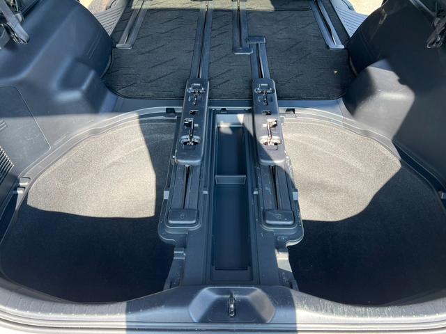 ヴェルファイア ２．５Ｚ　アルパインワイドナビ　Ｂカメラ　フルセグ　ＤＶＤ再生　レーダークルーズ　ドラレコ　８人乗り　フリップダウン　両側パワースライド　純正１８インチＡＷ　スマートキー　ＥＴＣ　コーナーセンサー　ＬＥＤライト（69枚目）