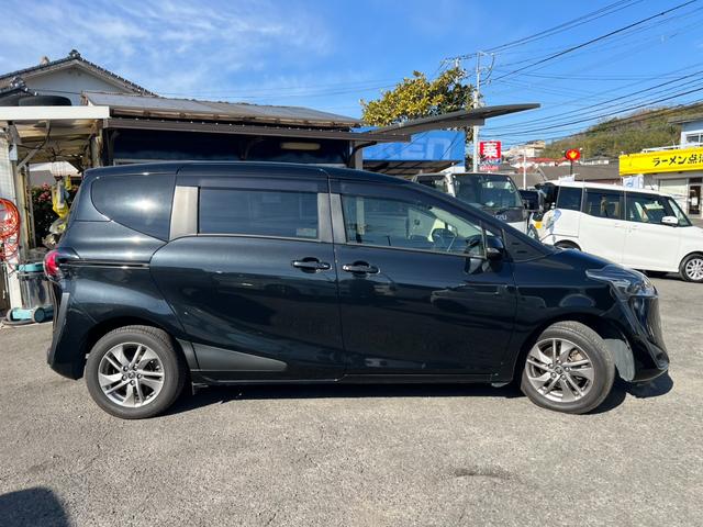 シエンタ Ｇ　クエロ　評価書付　ディーラー車検記録簿有　７人乗　純正ナビ　ＤＶＤ　Ｂｌｕｅｔｏｏｔｈ　Ｂカメラ　フルセグ　両側パワースライド　ハーフレザー　ＥＴＣ　ドラレコ　レーンキープ　１５インチＡＷ　コーナーセンサー（9枚目）